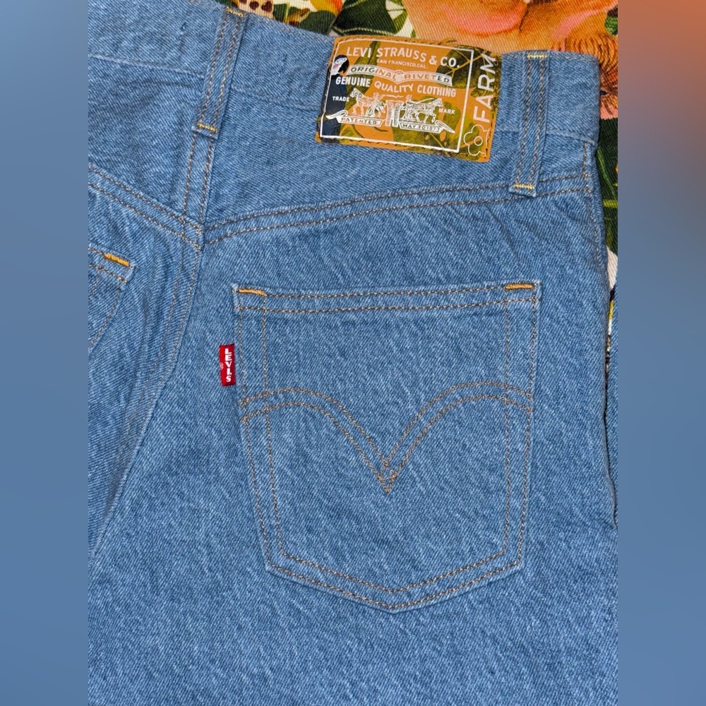 Levi’s x FARM Rio Ribcage Straight Jean - Picture 6 of 9